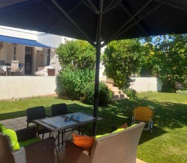Oropos Villa | 200 m² Villa ∙ 5 bedrooms ∙ 12 guests