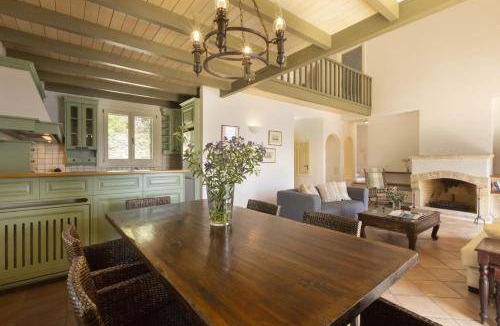 Steniai Villa | 200 m² Villa ∙ 5 bedrooms ∙ 10 guests