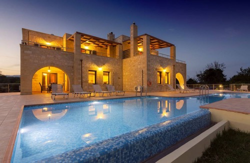 Apokoronas Villa | 200 m² Villa ∙ 6 bedrooms ∙ 14 guests