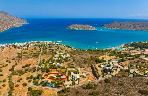Plaka Villa | 200 m² Villa ∙ 3 bedrooms ∙ 8 guests