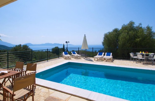 Fiskardo Villa | 215 m² Villa ∙ 3 bedrooms ∙ 7 guests