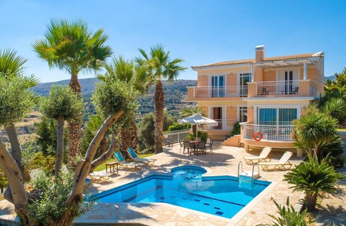 Agia Triada Villa | 215 m² Villa ∙ 4 bedrooms ∙ 8 guests