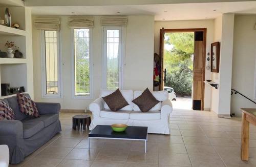Kilada House | 220 m² House ∙ 5 bedrooms ∙ 11 guests