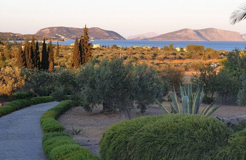 Kilada House | 220 m² House ∙ 5 bedrooms ∙ 11 guests