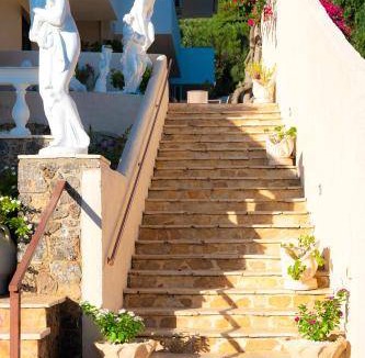 Skala Resort | 220 m² Resort ∙ 5 bedrooms ∙ 12 guests