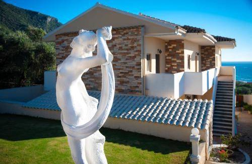 Skala Resort | 220 m² Resort ∙ 5 bedrooms ∙ 12 guests