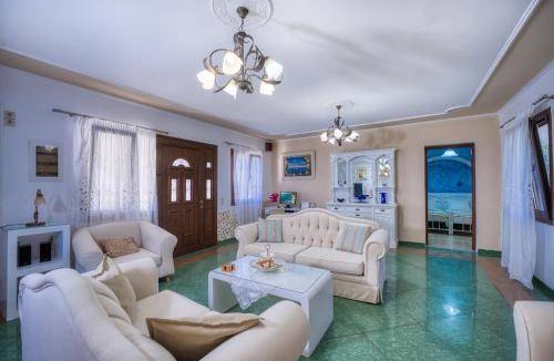 Skala Resort | 220 m² Resort ∙ 5 bedrooms ∙ 12 guests