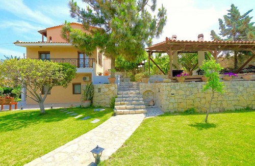 Karteros Villa | 220 m² Villa ∙ 5 bedrooms ∙ 10 guests