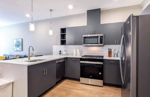Dunellen Apartment | 221 Modern 1BR Apt Walk to NJT