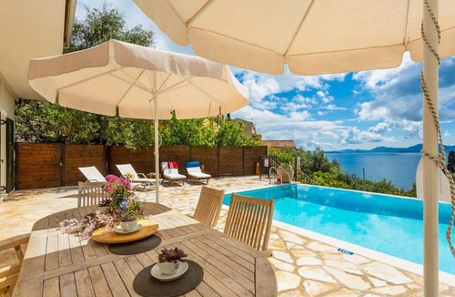 Nisaki Villa | 240 m² Villa ∙ 5 bedrooms ∙ 10 guests