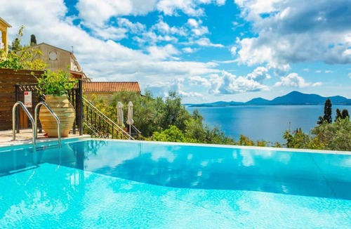 Nisaki Villa | 240 m² Villa ∙ 5 bedrooms ∙ 10 guests