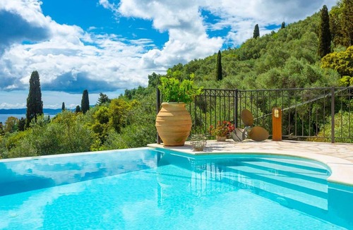 Nisaki Villa | 240 m² Villa ∙ 5 bedrooms ∙ 10 guests