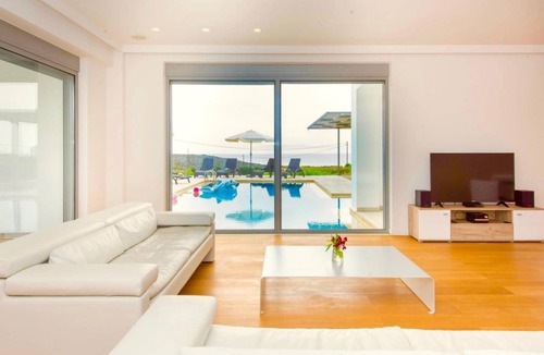 Stavros Villa | 250 m² Villa ∙ 3 bedrooms ∙ 7 guests
