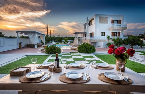 Adamas Villa | 250 m² Villa ∙ 4 bedrooms ∙ 8 guests