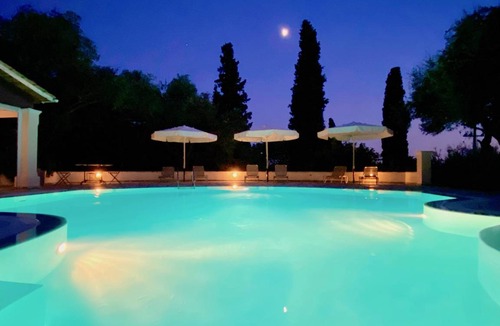 Nisaki Villa | 250 m² Villa ∙ 6 bedrooms ∙ 14 guests