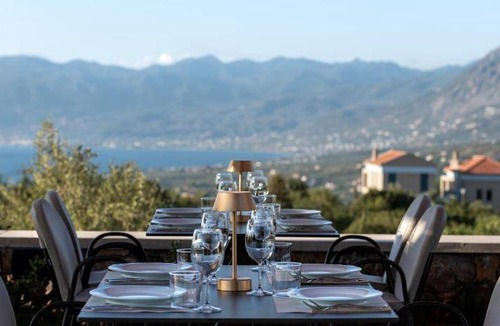 Kitries Resort | 270 m² Resort ∙ 3 bedrooms ∙ 10 guests