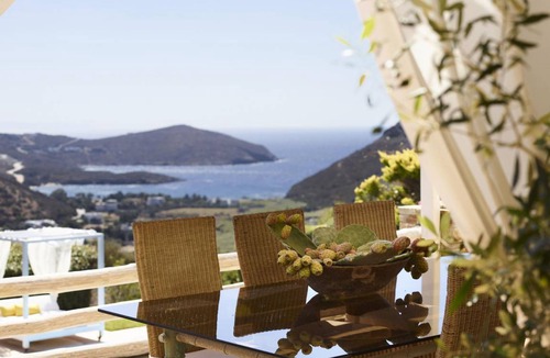 Ydrousa Villa | 290 m² Villa ∙ 4 bedrooms ∙ 8 guests
