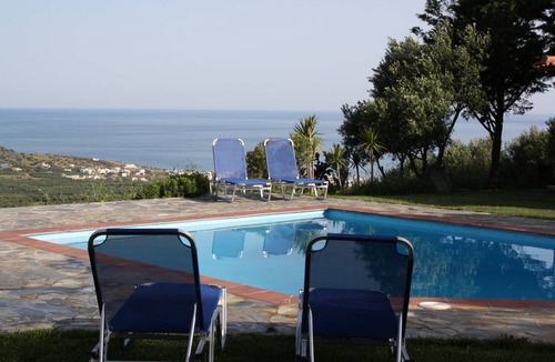 Milatos Villa | 290 m² Villa ∙ 8 bedrooms ∙ 17 guests