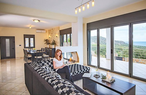 Milatos House | 293 m² House ∙ 6 bedrooms ∙ 12 guests