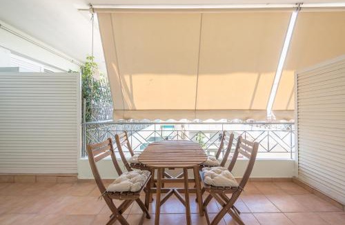 Attiki Apartment | 2BR Escape by Attiki Metro