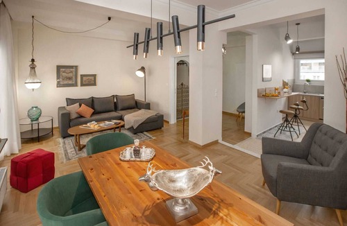 Plaka Condo | 3 bedroom apt next to Syntagma with Acropolis view, Luxury Apartment