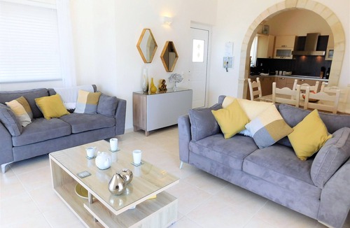 Drapanos Villa | 3 bedroom villa with private infinity pool and panoramic sea and mountain views.