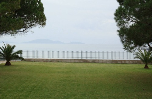 Schinias Villa | 3 or 5 BEDROOM BEACHFRONT VILLA ON MARATHON BAY - SCHINIAS, AMID PINE TREES