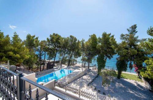 Agii Theodori Villa | 300 m² Villa ∙ 7 bedrooms ∙ 18 guests