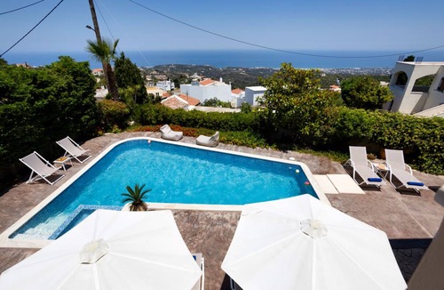 Roussospiti Villa | 300 m² Villa ∙ 5 bedrooms ∙ 13 guests