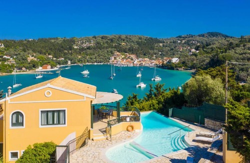 Lakka Villa | 305 m² Villa ∙ 7 bedrooms ∙ 17 guests
