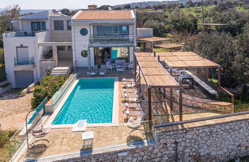 Atsipópoulon Villa | 335 m² Villa ∙ 6 bedrooms ∙ 13 guests