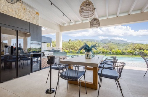 Almiros Beach Villa | 345 m² Villa ∙ 5 bedrooms ∙ 10 guests