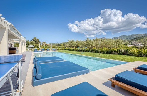 Almiros Beach Villa | 345 m² Villa ∙ 5 bedrooms ∙ 10 guests
