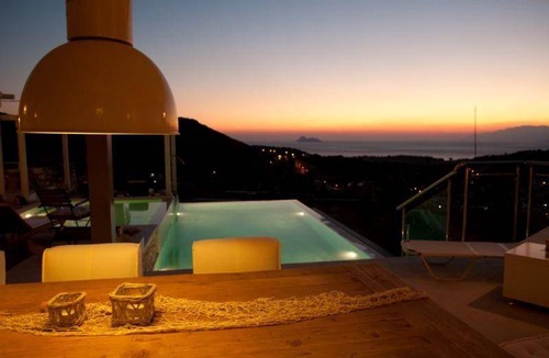 Pitsidia House | 350 m² House ∙ 4 bedrooms ∙ 8 guests