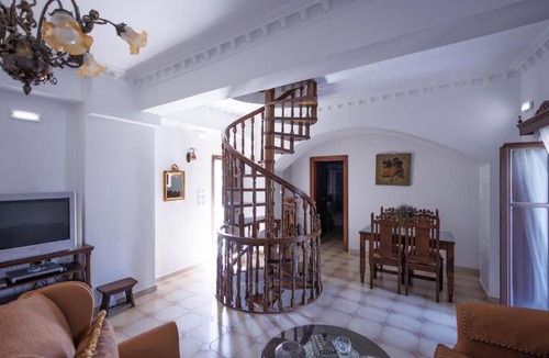 Omales Apartment | 350 m² Serviced apartment ∙ 6 bedrooms ∙ 15 guests
