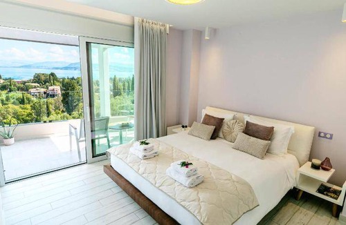 Afra Villa | 350 m² Villa ∙ 4 bedrooms ∙ 8 guests