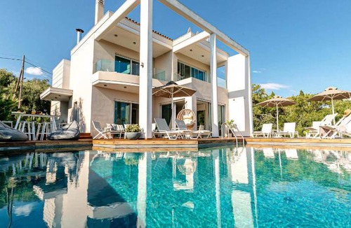 Afra Villa | 350 m² Villa ∙ 4 bedrooms ∙ 8 guests