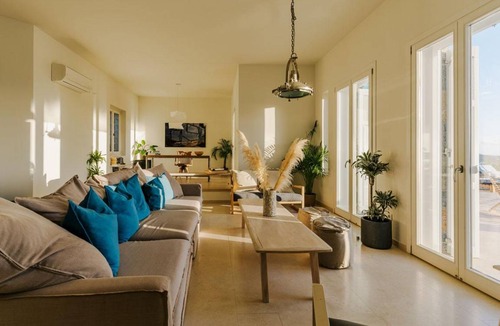 Elounda House | 352 m² Farmhouse ∙ 8 bedrooms ∙ 16 guests