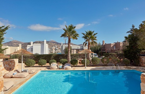Vissa Villa | 4 Bedroom Villa with Sea View and Pool Access