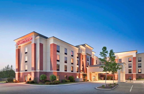 Smithfield Hotel | 4 Units | Smithfield Haven: Ideal for Travelers Seeking Comfort & Style