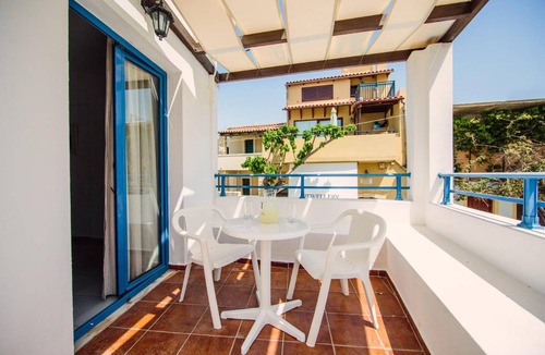 Panormos Apartment | 40 m² Serviced apartment ∙ 4 guests