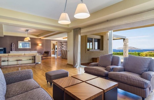 Palaia Fokaia House | 400 m² House ∙ 5 bedrooms ∙ 9 guests
