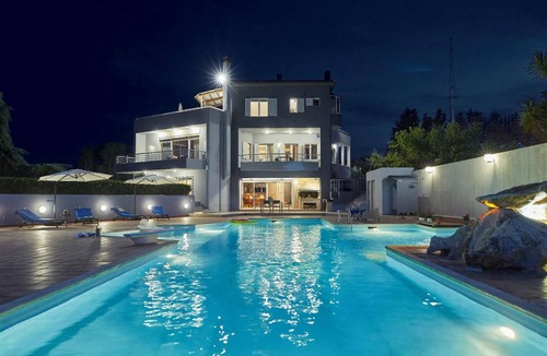 Velo-Vocha House | 450 m² House ∙ 9 bedrooms ∙ 20 guests
