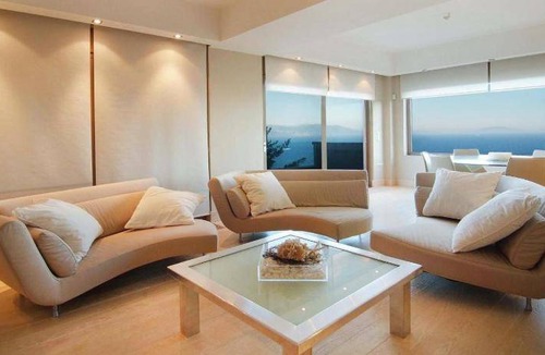 Marathon Villa | 450 m² Villa ∙ 3 bedrooms ∙ 8 guests