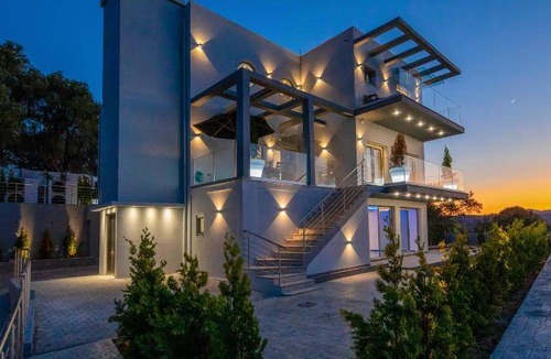 Limni Villa | 450 m² Villa ∙ 5 bedrooms ∙ 12 guests