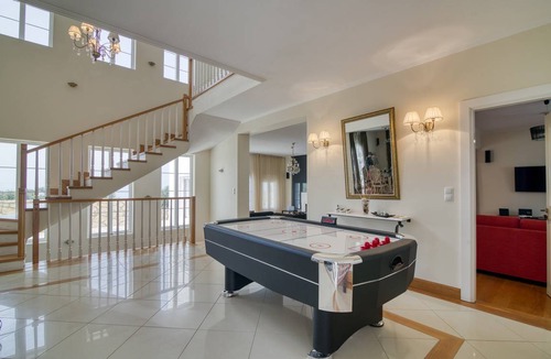 Killini Resort | 465 m² Luxury rental ∙ 4 bedrooms ∙ 8 guests