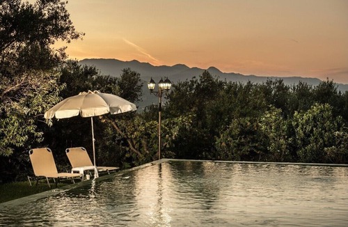 Darmarochori Villa | 5 bd property, comfortable, amazing view, pool