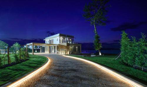 Vourvourou Villa | 500 m² Villa ∙ 8 bedrooms ∙ 16 guests