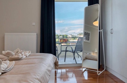 Vouliagmeni Apartment | 51m² Flat in Vouliagmeni