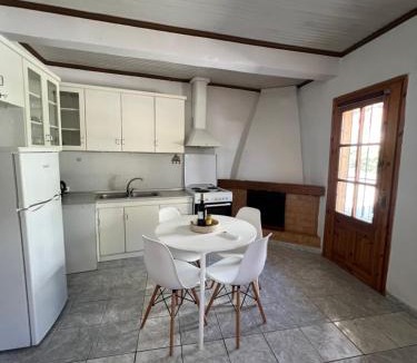 Chrysoupolis House | 60s Homestead